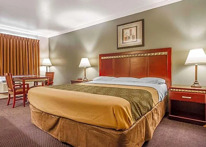 Inn Rodeway 2*